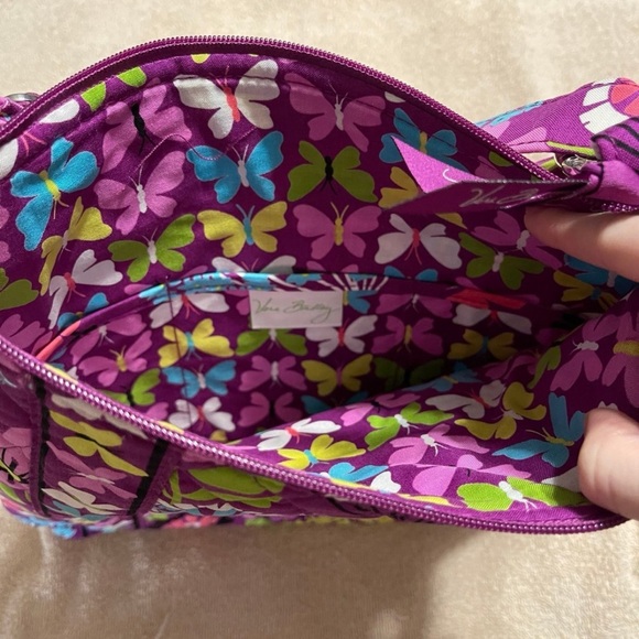 Vera Bradley Hipster Crossbody Bag. NWT. Flutterby
RARE RETIRED PATTERN - Picture 7 of 10